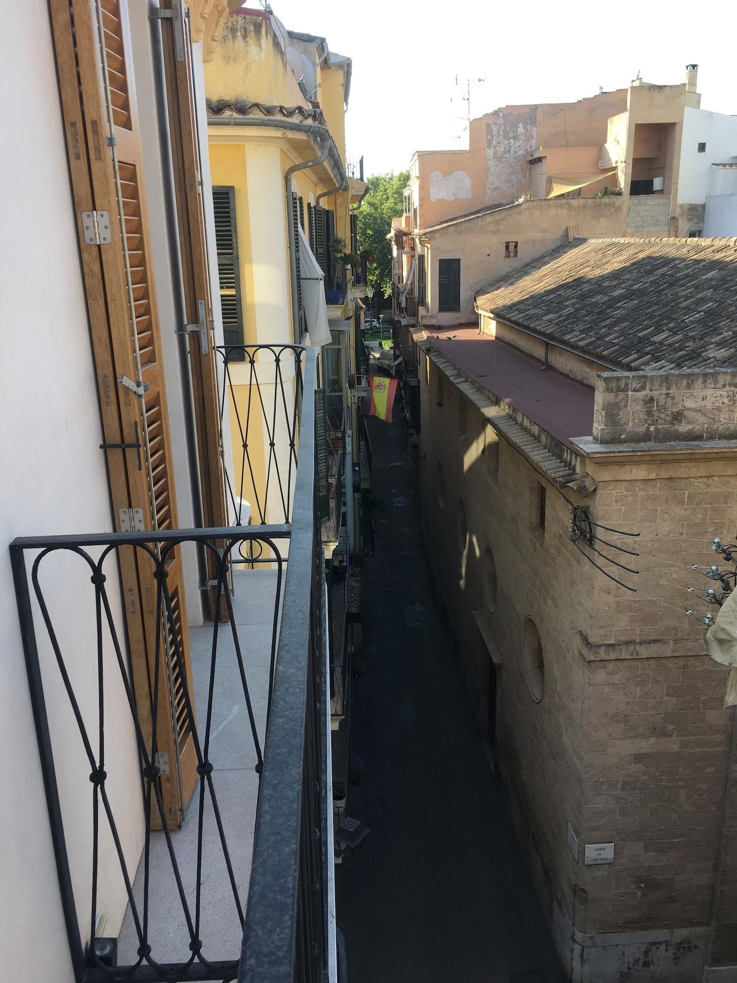 Bo Hotel Palma Εξωτερικό φωτογραφία Balcony of a typical house in the old town